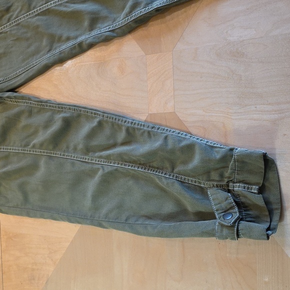 Anthropologie Jackson Army Green Tapered Utility Cargo Pants. Size 2 - Picture 2 of 9